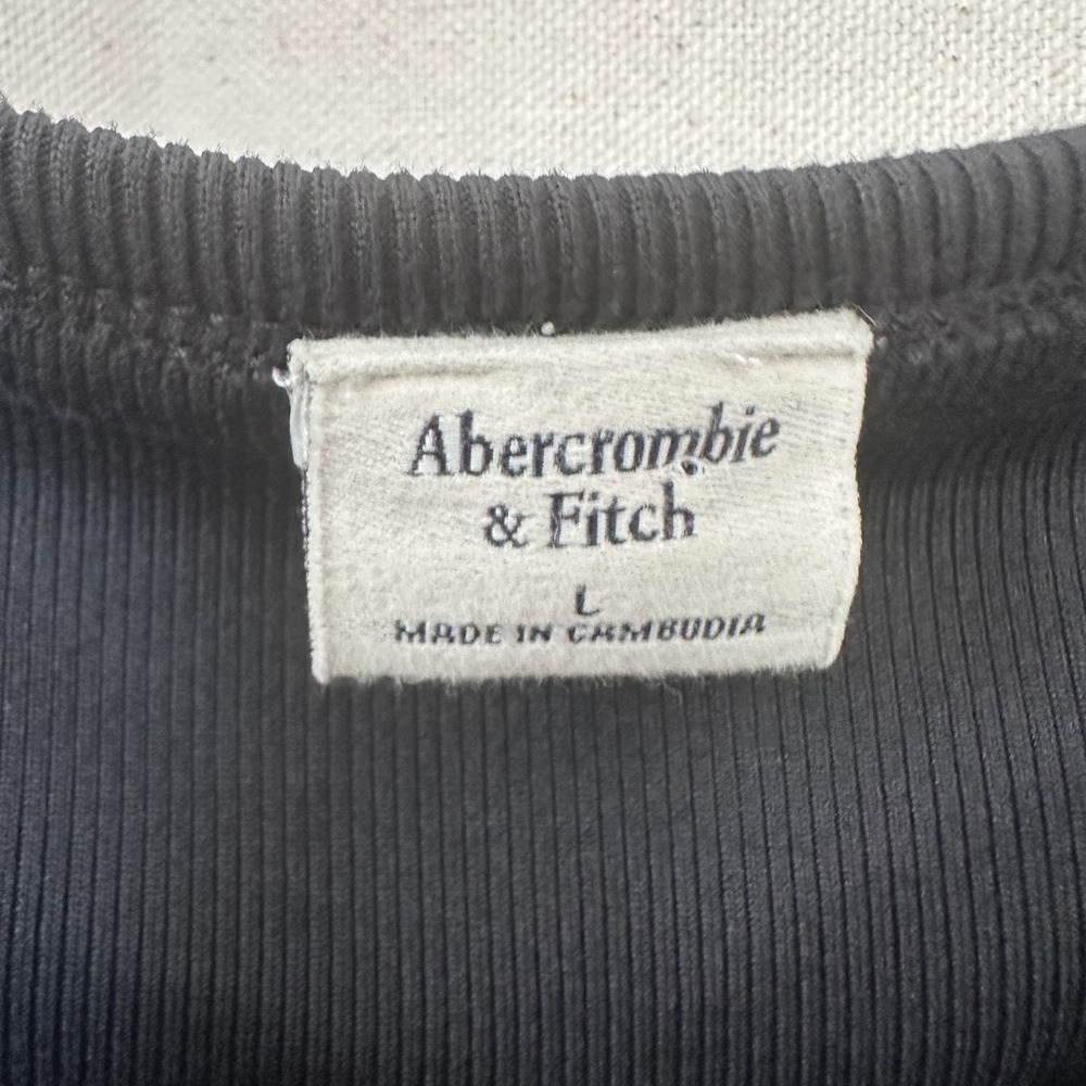 NWT Abercrombie & Fitch Minimalist‎ Black Fitted Slash Button-Through Tank Top L - Picture 2 of 9